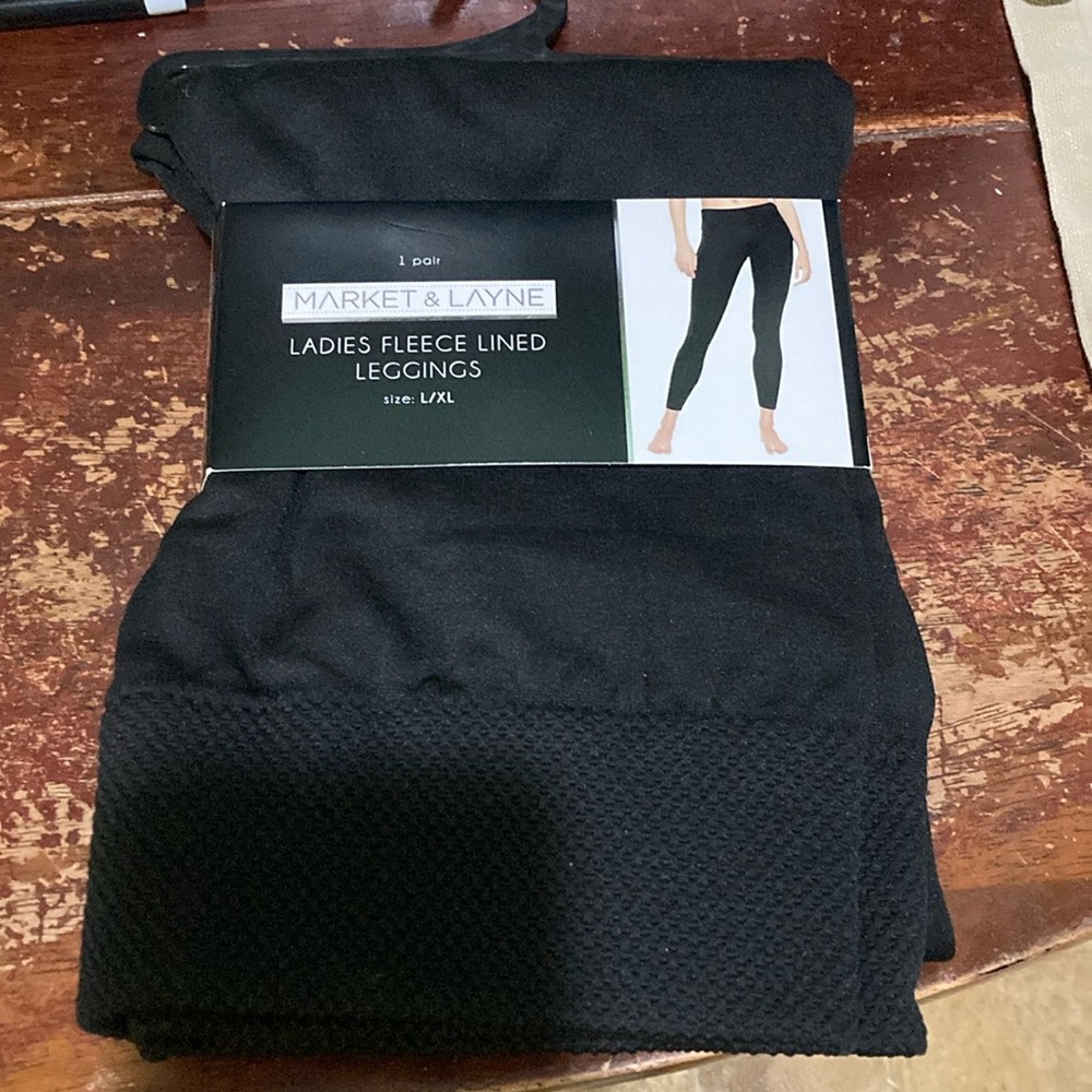 Market & Layne ladies fleece lined leggings. L/XL, black.